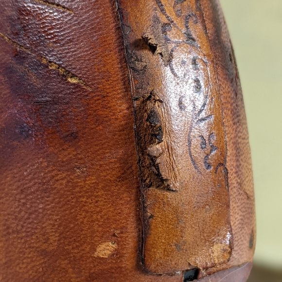 Vintage Mid Century Leather Italy Wine Bottle And Lid Decanter - Picture 9 of 10